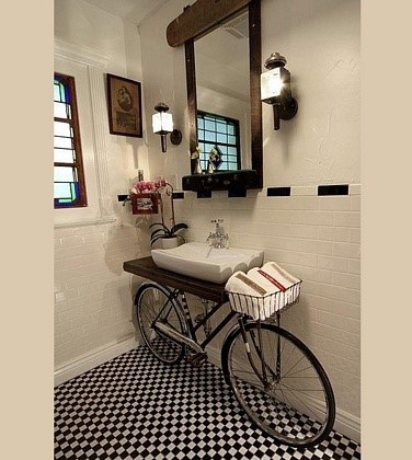 bicicleta decorando baño